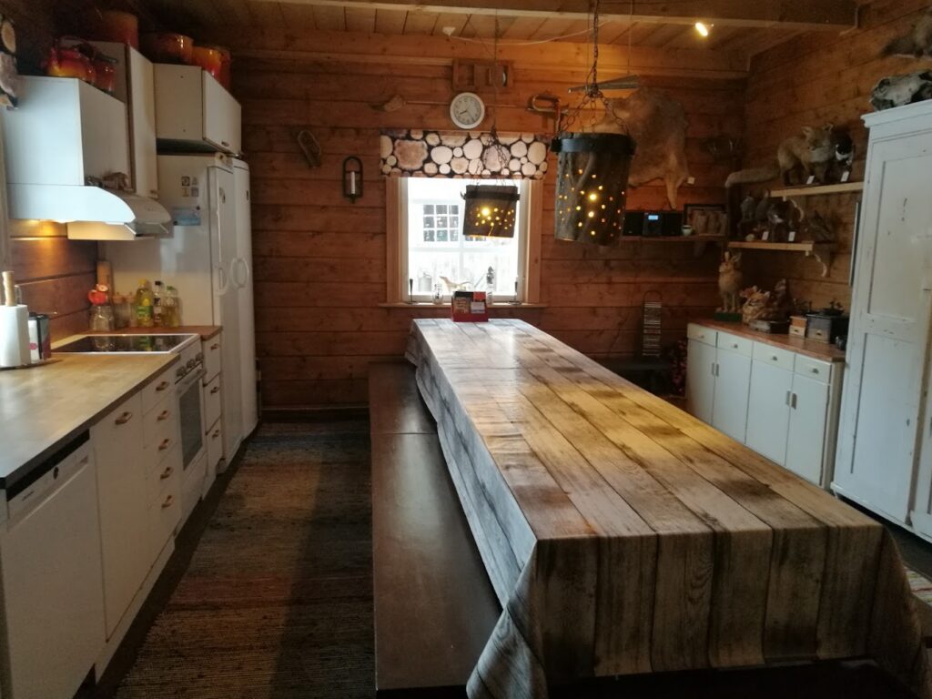 ohjelmat-savusauna-keittio Kitchen of the smoke sauna at Kettukallio elämystila