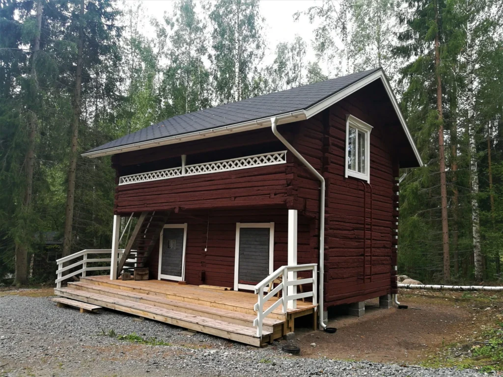 luhtiaitta cottage from outside at kettukallio