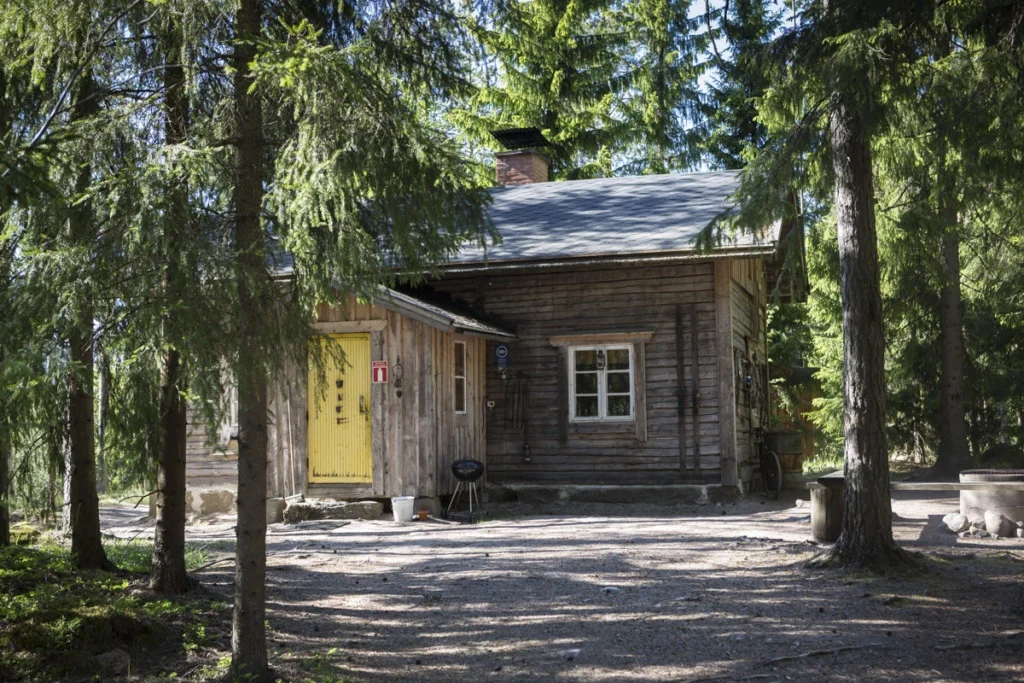kettukallion elämystilan torppa majoitus ulkotilat